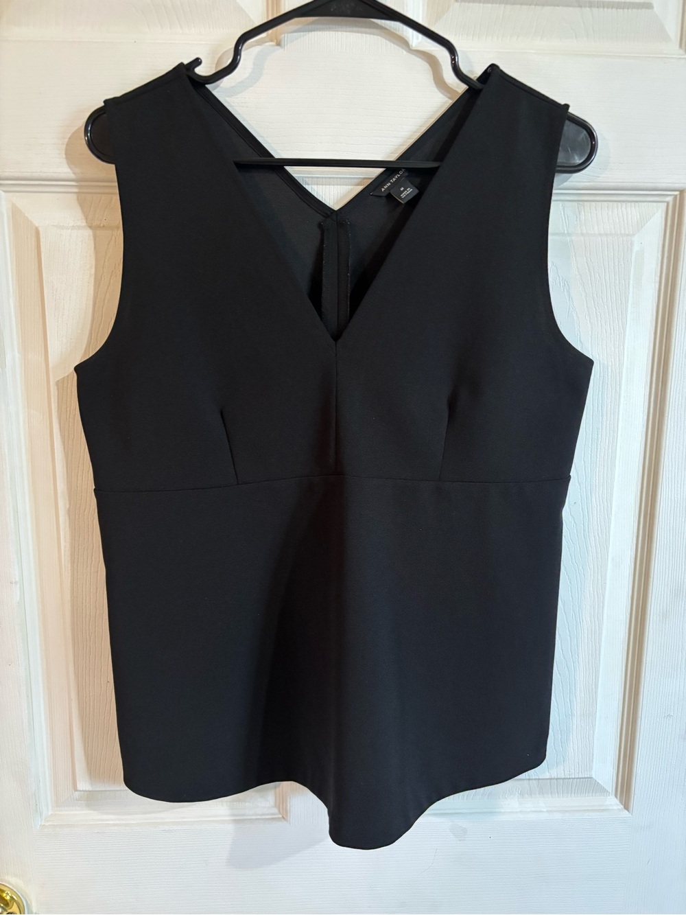 Ann Taylor Black V-Neck Sleeveless Camisole